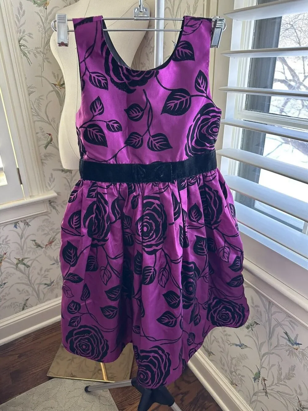 Jona Michelle Dress Girl Size 8 Formal Wear Black Velvet purple Party Sleeveless
